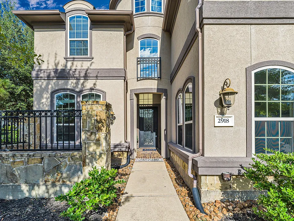 2918 Chapel Rock Ct