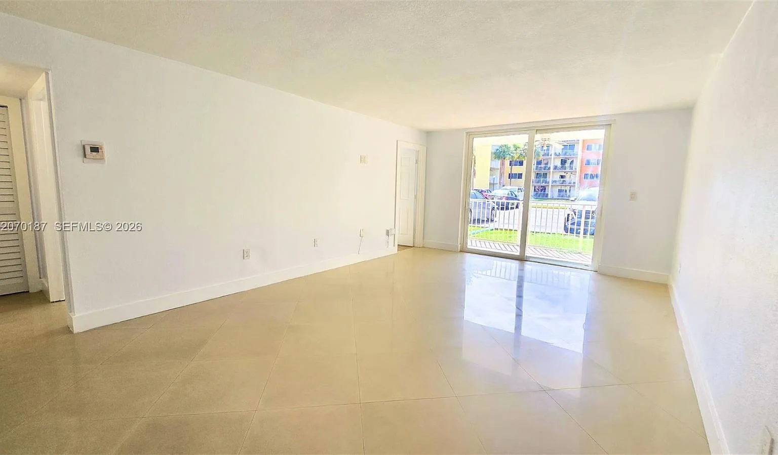 Coral Gate West Condo — Photo 4
