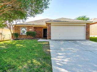 801 Poncho Ln, Haslet, TX 76052