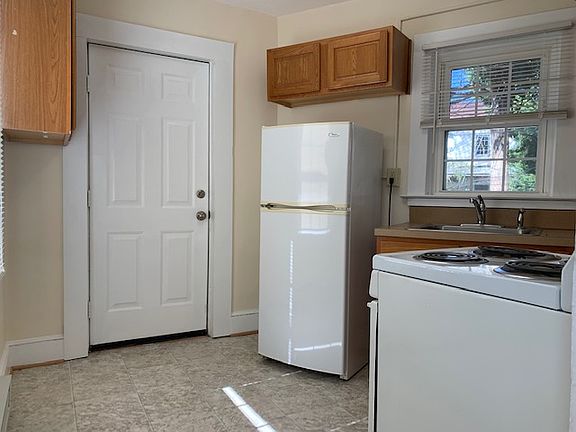 5th image of 531 Hanover St