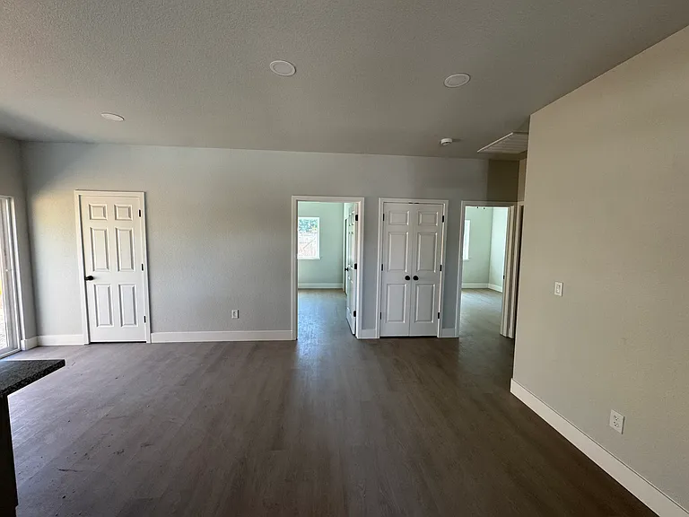 1702 N Funston Ave — Photo 3