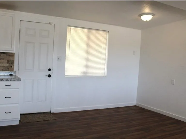 18062 Eucalyptus Rd — Photo 20