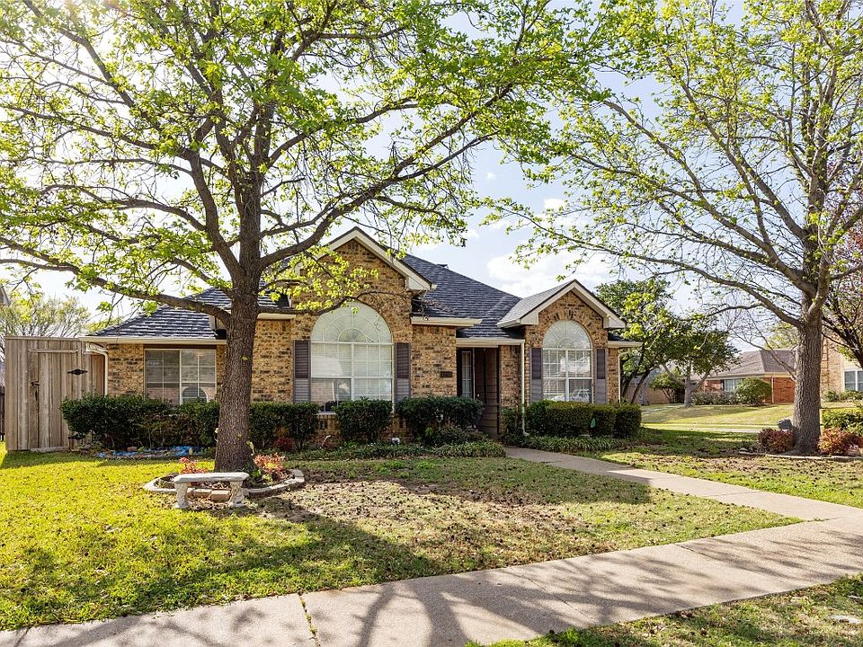1st image of 4233 Crestedge Dr