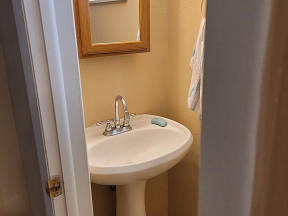 1/2 bath