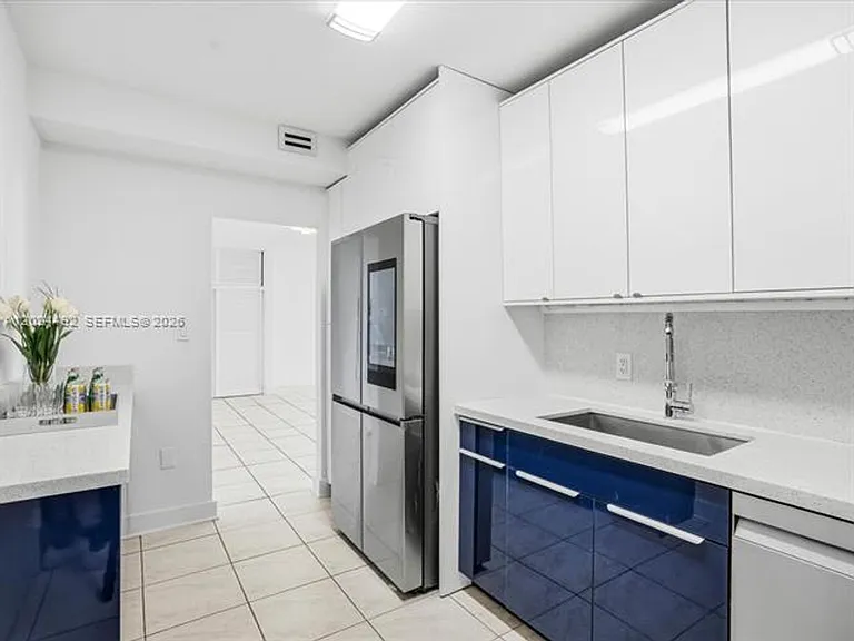 10185 Collins Ave #703 — Photo 10