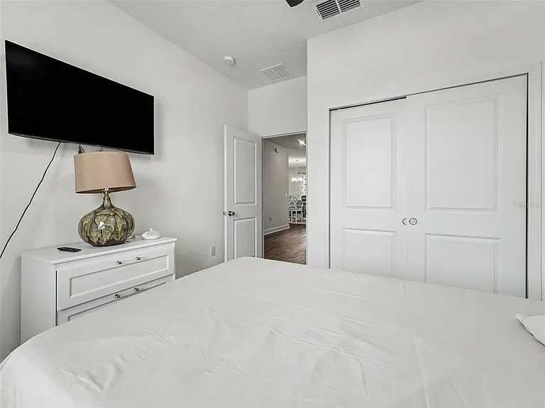 905 Overpool Ave — Photo 8