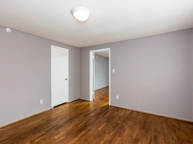 208 9th Ct S — Photo 10