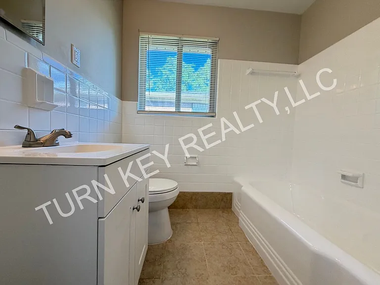320 Park Rd — Photo 14