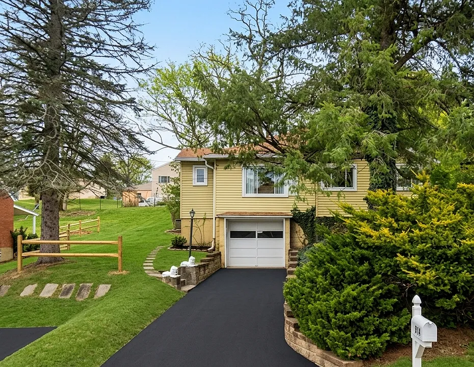 217 Rosecrest Dr