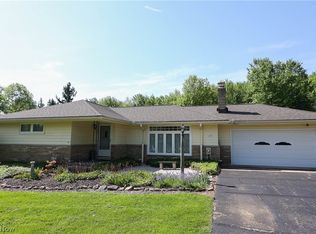 11551 Winchester Dr, Chardon, OH 44024