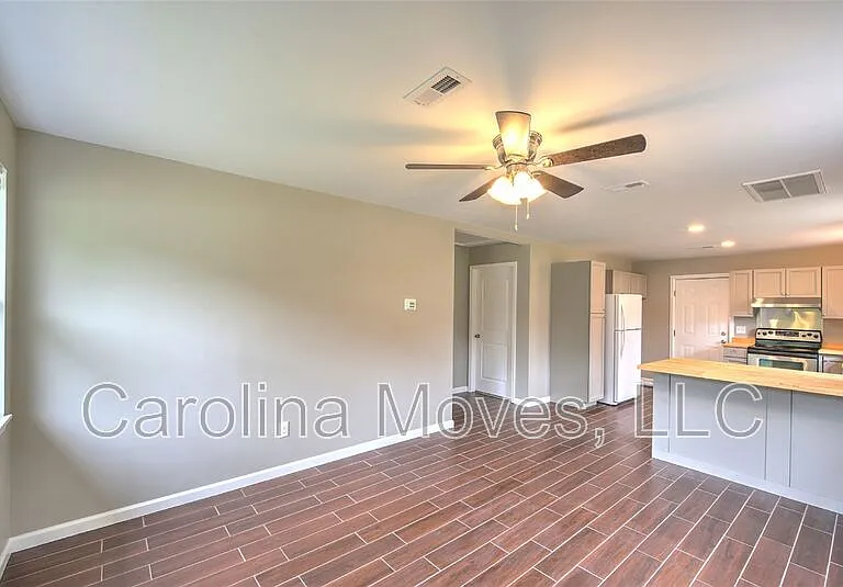 130 Pleasant Dr #A — Photo 4