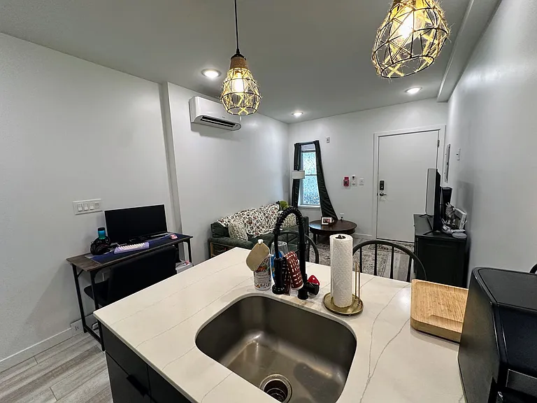 6161 Walnut St #1E — Photo 19