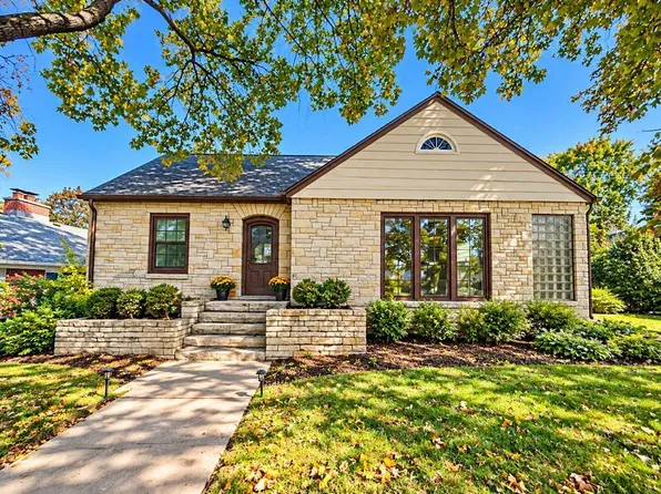304 Oxford Rd #1, Waukesha, WI 53186