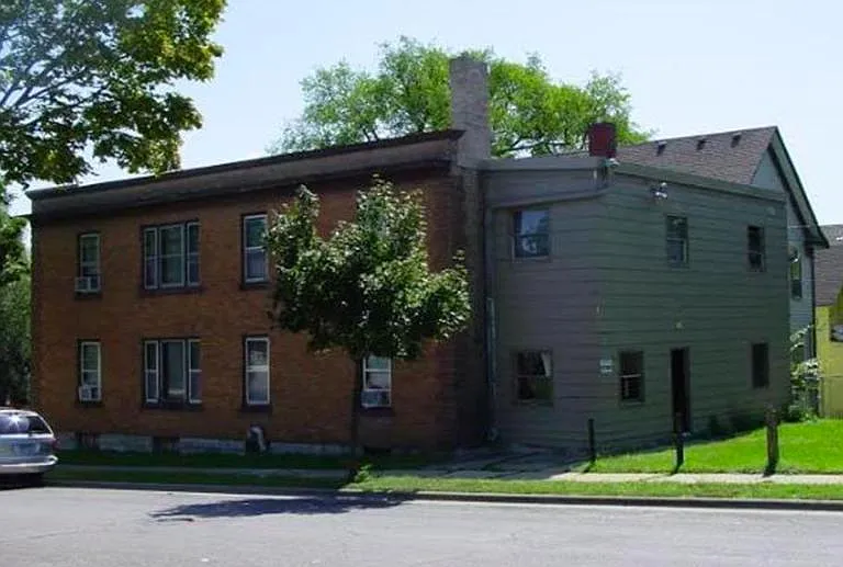 2425 Lyndale Ave N #3 — Photo 2