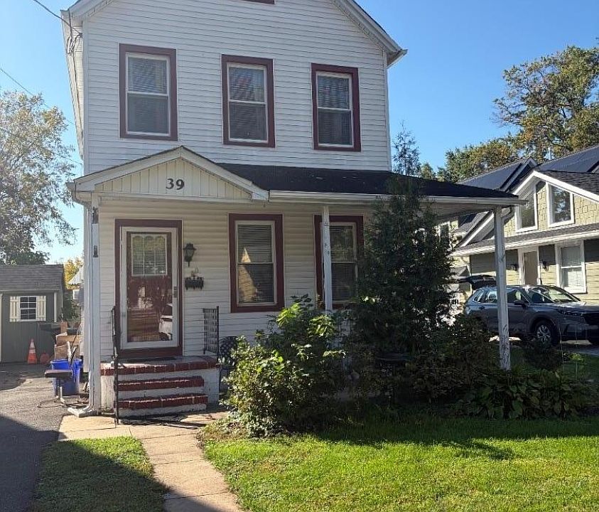 1st image of 39 W Spring St