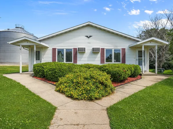 106 Cunningham St, Cobb, WI 53526