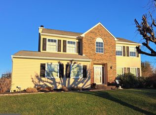 1 Denton Cir, Newtown, PA 18940