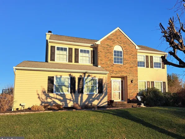 1 Denton Cir, Newtown, PA 18940