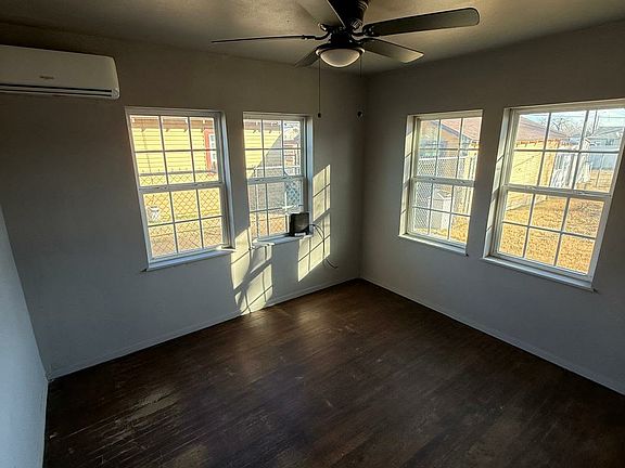 2nd image of 303 S Fairmont St Unit A
