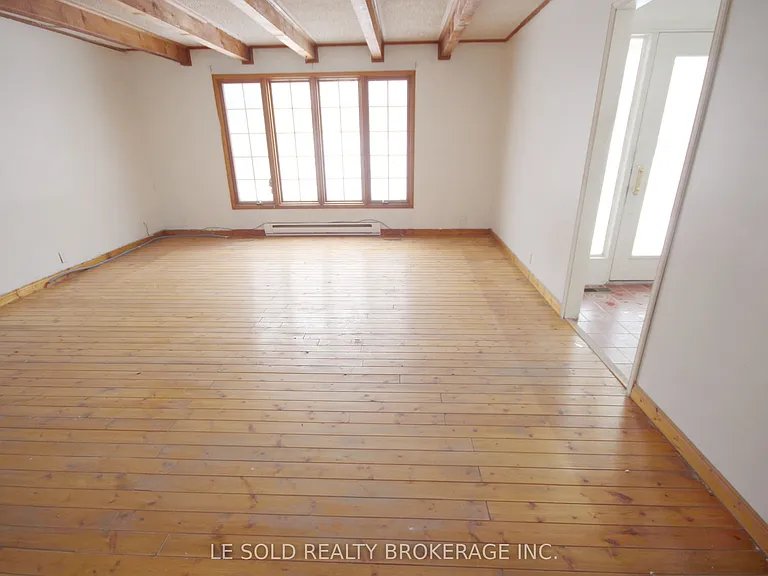 169 Gormley Rd W — Photo 3