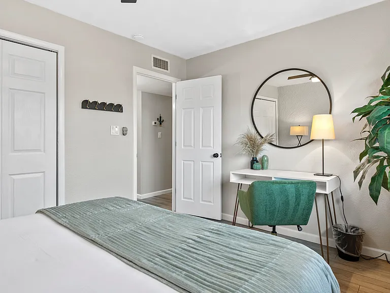8265 E Thomas Rd — Photo 14