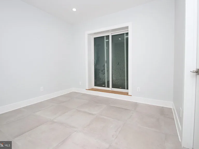 810 N Uber St #2 — Photo 23