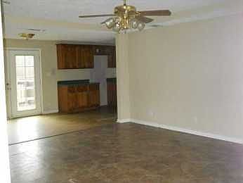 2nd image of 305 Big Oak Ln