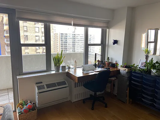 Rented by David Francis New York LLC | media 4