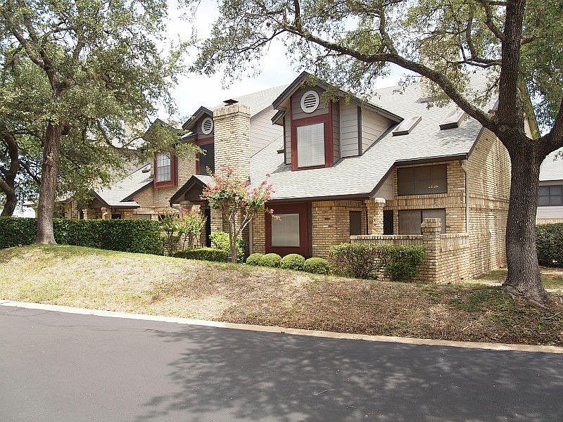 1st image of 10819 Crown Colony Dr APT 27