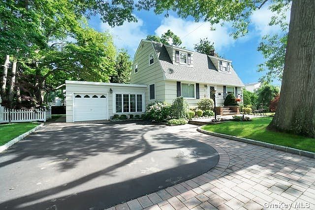 1st image of 27 Boston Ave