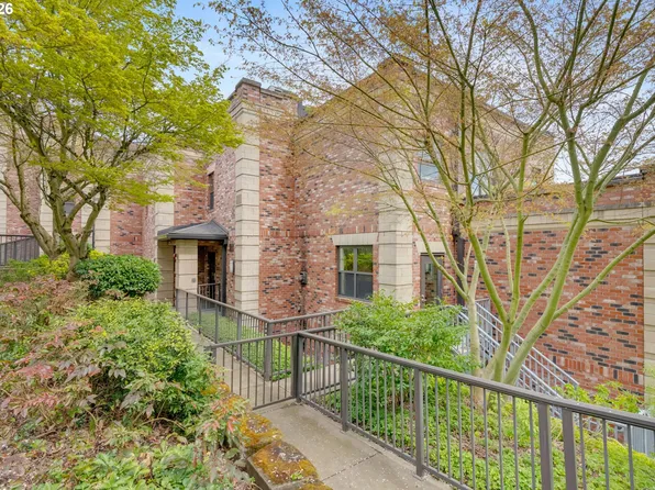 2430 NW Westover Rd #1-202, Portland, OR 97210