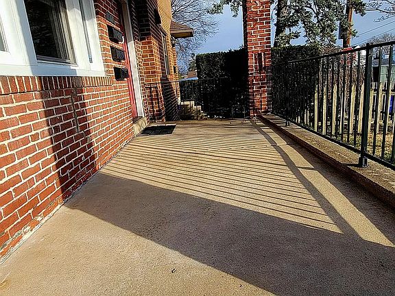 3rd image of 1439 Aldine St #1