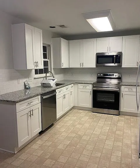 216 Barclay Dr — Photo 6