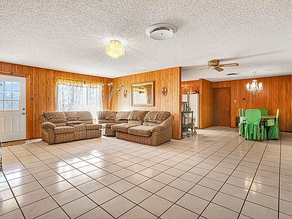 5th image of 705 Jeffery Rd