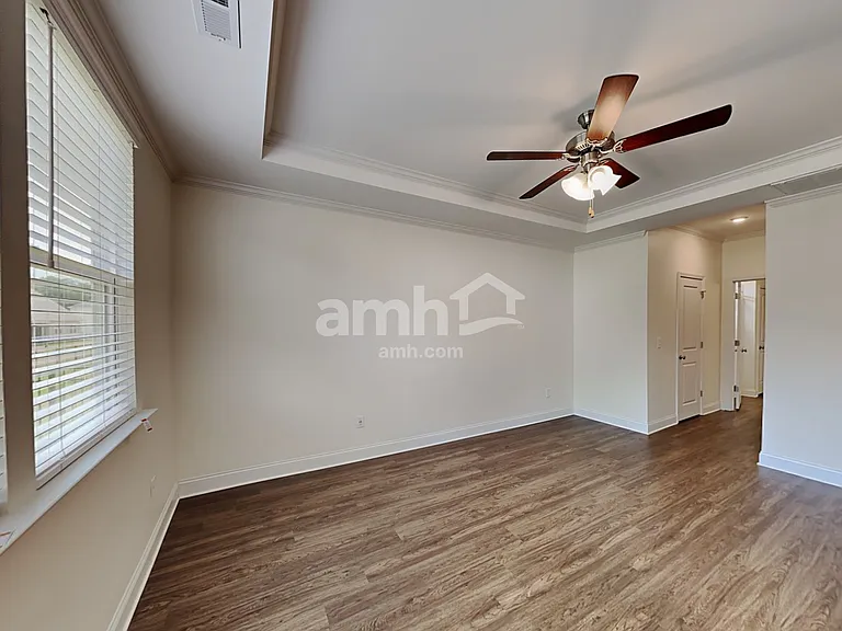 155 Gregory Dr — Photo 7