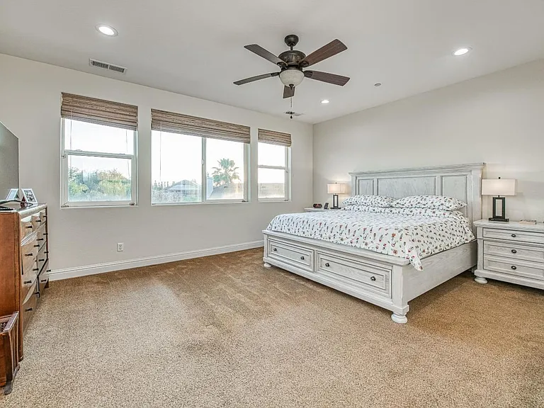 10509 N Sierra Vista Ave — Photo 40
