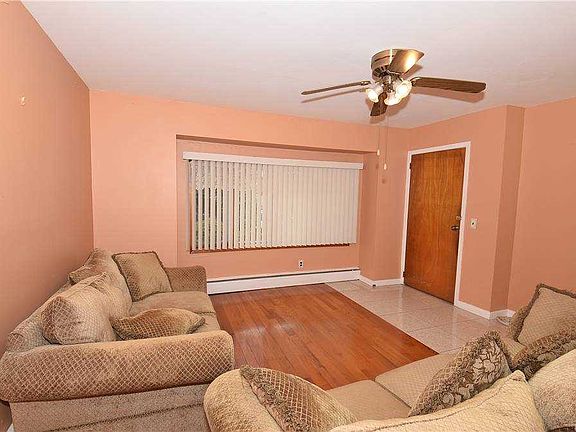 4th image of 41 7th St