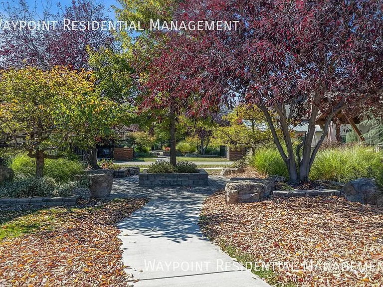 1415 E Lone Creek Dr — Photo 45