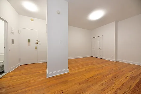 Rented by Buchbinder & Warren | media 16