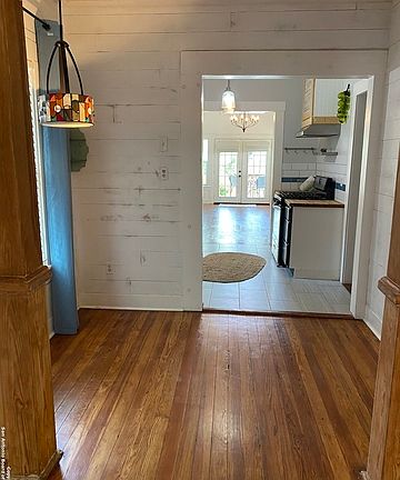 5th image of 605 W Hollywood Ave