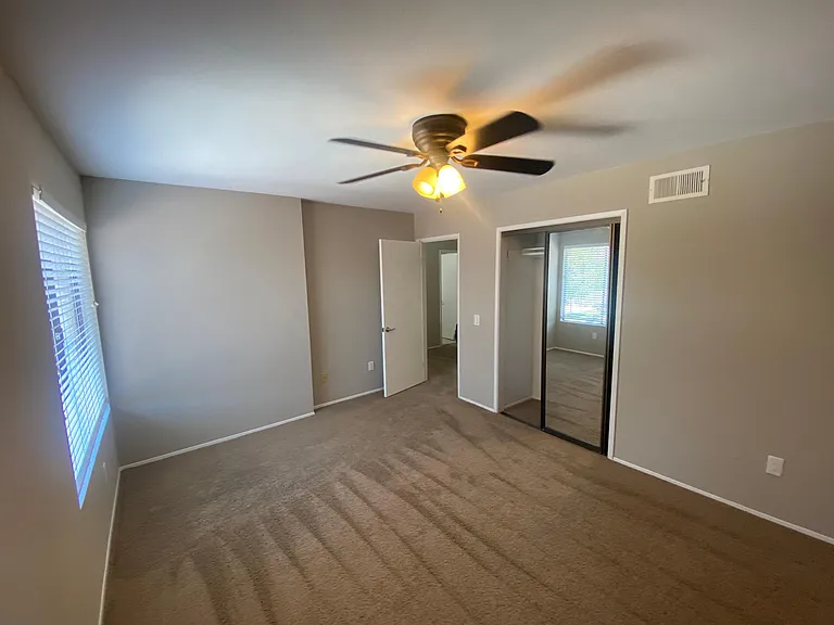 10381 Crosscreek Ter — Photo 2