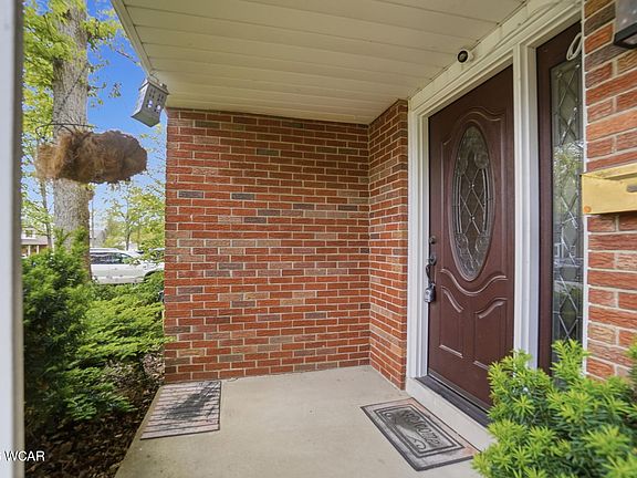 3rd image of 115 Barnsbury Dr