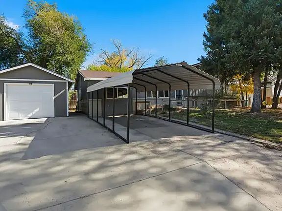 3rd image of 7225 Caballero Ave