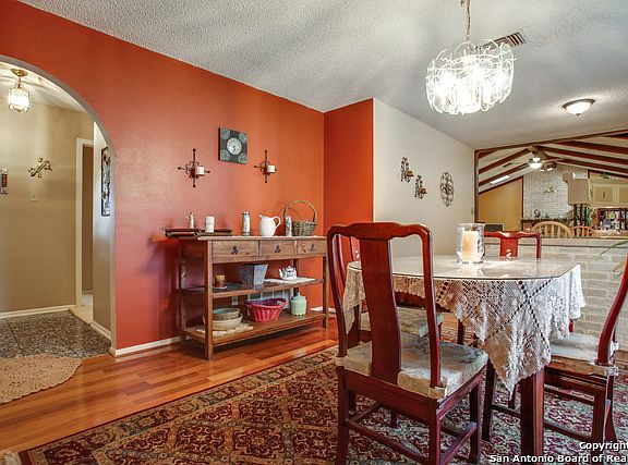 5th image of 4418 Newport Woods