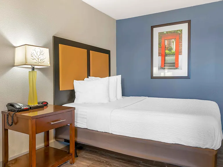 Studio Suite - 1 Queen Bed