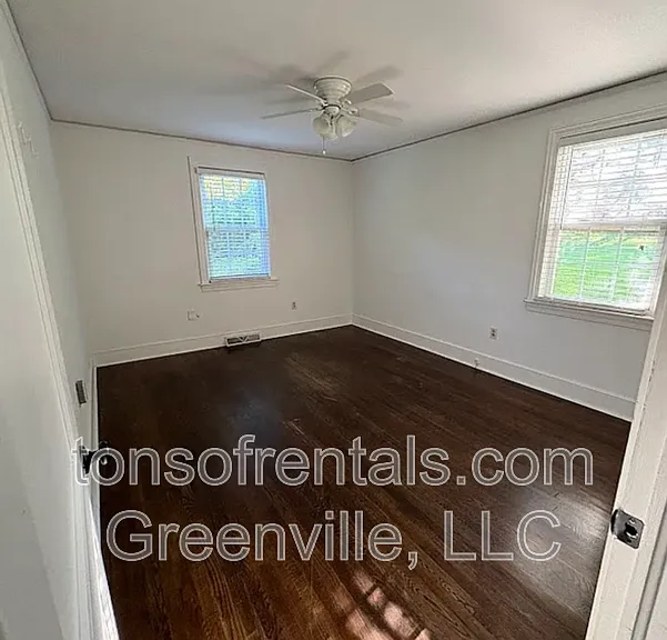 37 Holmes Dr — Photo 15