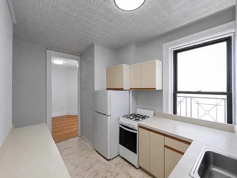 98 Thompson St #36 — Photo 2