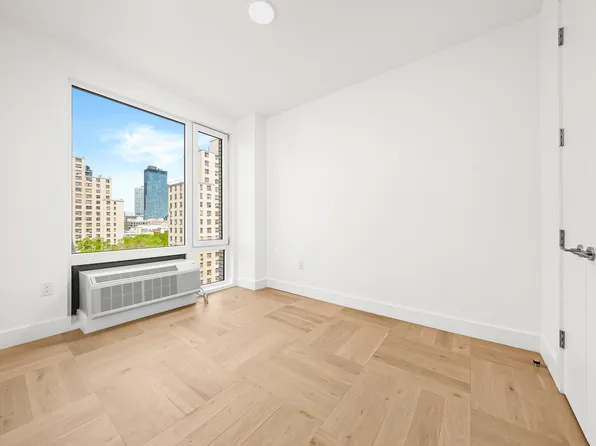 526 Baltic Street image 10 of 60