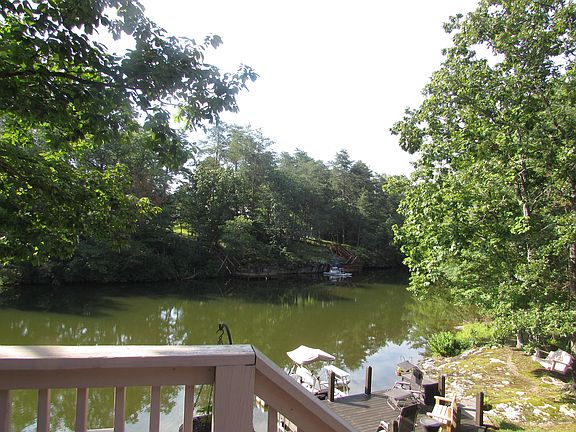 4th image of 12 Cheshire Ct