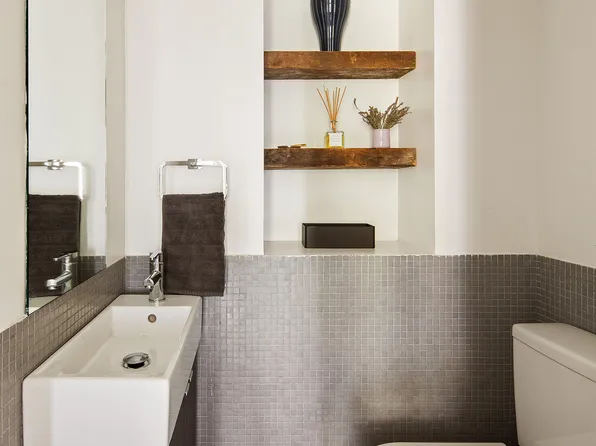 47 Wolcott Street image 6 of 22